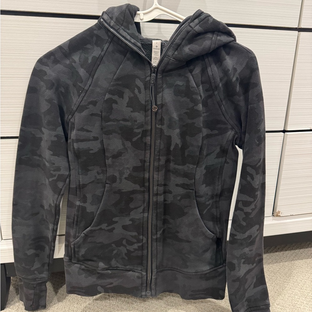 Lululemon black camo scuba hoodie